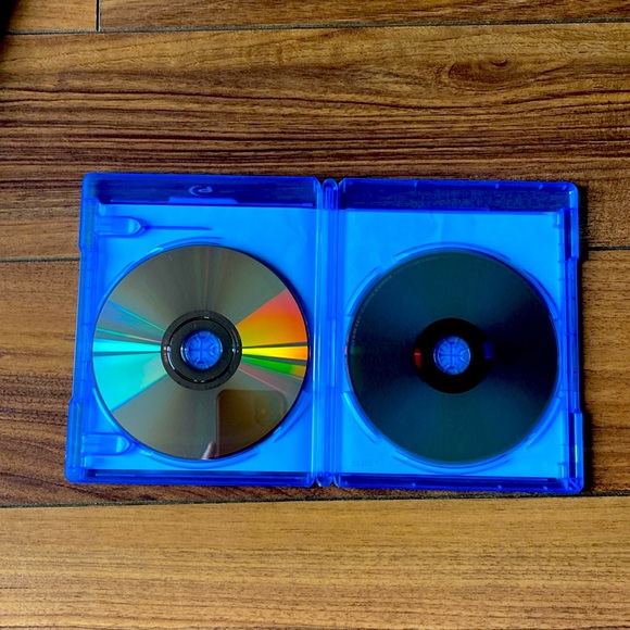 Geostorm on Blue-Ray and DVD - Picture 3 of 3